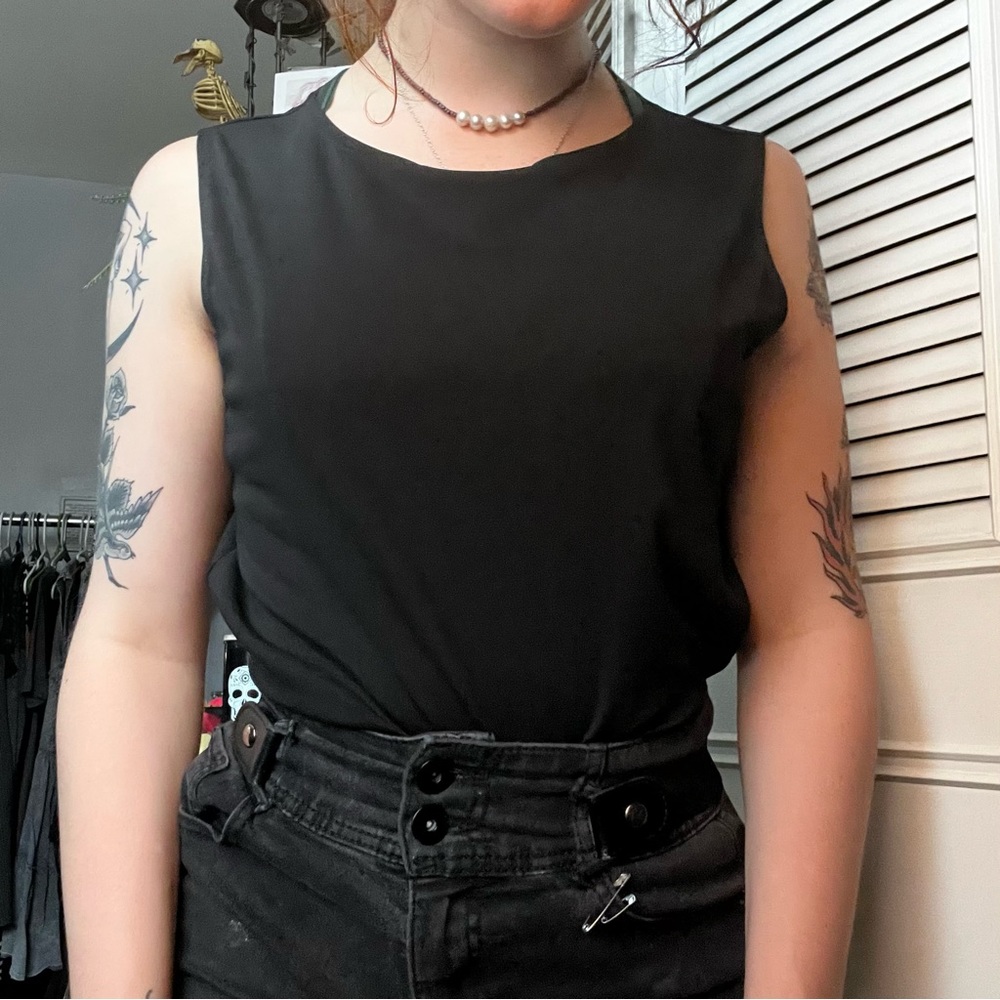 black tank top